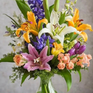 Premium Fresh Bloom Vase Arrangement