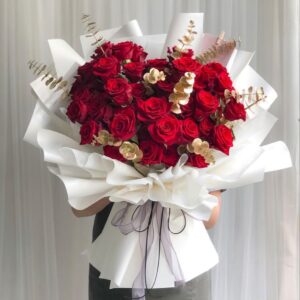 Deluxe Red Roses Flower Bouquet