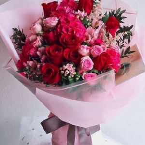 Premium Pink & Red Rose Bouquet for Special Occasions