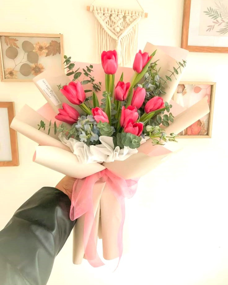Premium Red Tulips Bouquet - Image 3